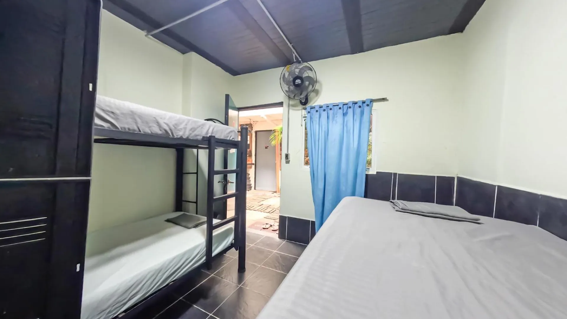 Canela Hostel Medellín Pensión