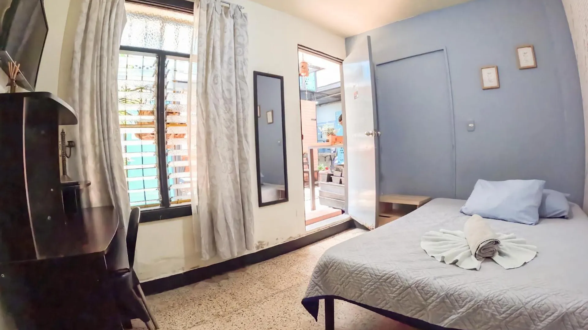 Canela Hostel Medellín Pensión