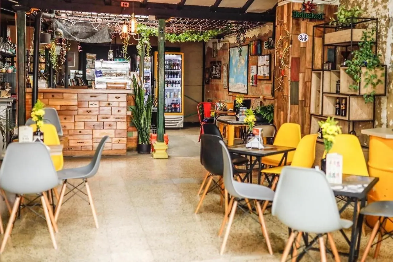 Canela Hostel Medellín Penzion